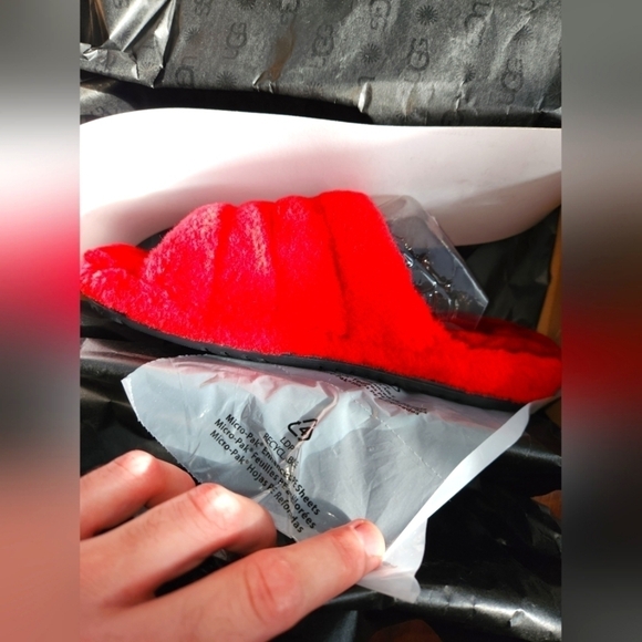 New Ugg Fluff  You Slides - Picture 1 of 4